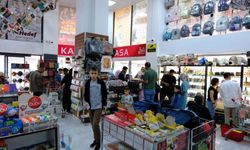 Van’da veliler kırtasiyelere akın etti! Bazı ürünlerde stoklar tükendi