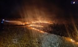 Van’da gece saatlerinde korkutan yangın! Ekipler büyümeden müdahale etti