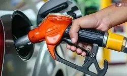 Benzin Fiyatı Rekor Kırdı: 80 TL Sınırı Aşıldı, Sürücüler Şokta!