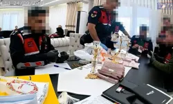 AK Partili Eski Başkanın Evindeki Para Gündem Oldu! Polisler Tek Tek Saydı