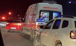 Van’da sahil yolunda zincirleme kaza: 6 araç birbirine girdi, 2 yaralı