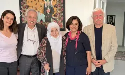 Selçuk Mızraklı, Selahattin Demirtaş’ın annesi Sadiye Demirtaş’ı ziyaret etti.