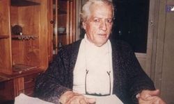 34 yıl sonra aynı sokak: Musa Anter karanfillerle anıldı