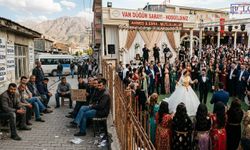 Van’da düğünlerde yeni yarış: Kim daha çok gösterecek?