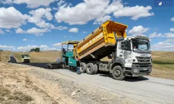 Van’da 5 kilometrelik yol asfaltlanıyor! 5 mezranın ulaşımı rahatlayacak