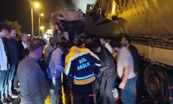 İki tır kafa kafaya çarpıştı: 2 kişi yaralandı