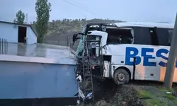 Van firmasına ait yolcu otobüsü Şırnak’ta kaza yaptı: Çok sayıda yaralı var