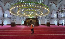 Van’da camilerde kapsamlı temizlik çalışması