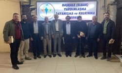 Van’da tarihe ışık tutan söyleşi: Bölgenin geçmişi arşiv belgeleriyle ele alındı