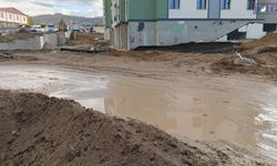 Van’da yüzlerce öğrenciyi mağdur eden yol! “Artık bu çile son bulsun”