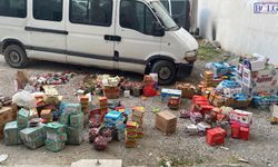 Van’da bir minibüs dolusu tarihi geçmiş gıda ürünü bulundu!