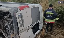 Van-Bitlis Yolunda Minibüs Devrildi: 6 Yaralı