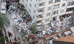 7 katlı binanın 3 katı çöktü! Mahsur kalanlar var