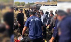 Van’da tır ile yolcu minibüsü çarpıştı: 1 ölü, 10 yaralı