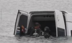 Van’da minibüs Erçek Gölü’ne uçtu!