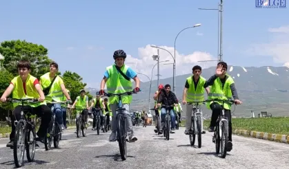 Van Gölü Kıyısında Bağımlılığa Karşı Pedal Çevirdiler