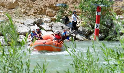 Van'da Kürekler Şampiyonluk İçin Çekildi: Türkiye Rafting Şampiyonası Sona Erdi