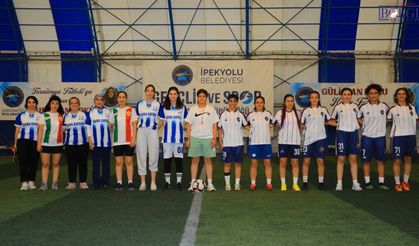 İpekyolu Belediyesi Kadınlar Futbol Turnuvası'nda finalistler belli oldu