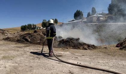 Van Çaldıran’da korkutan yangın! Kuru ot yığını alevlere teslim oldu