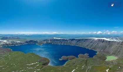 Vangölü Aktivistleri’nden Nemrut Kalderası’nda 30 Kilometrelik Yürüyüş