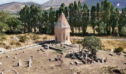 Van’da tarihi alanda restorasyon ve çevre düzenlemesi sürüyor