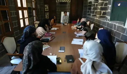Diyarbakır’da kadınlar için anadilinde okuma yazma kursu
