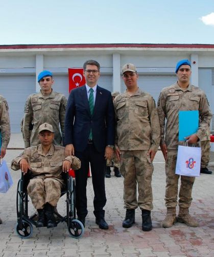 Erciş'te özel bireyler 1 günlüğüne asker oldu