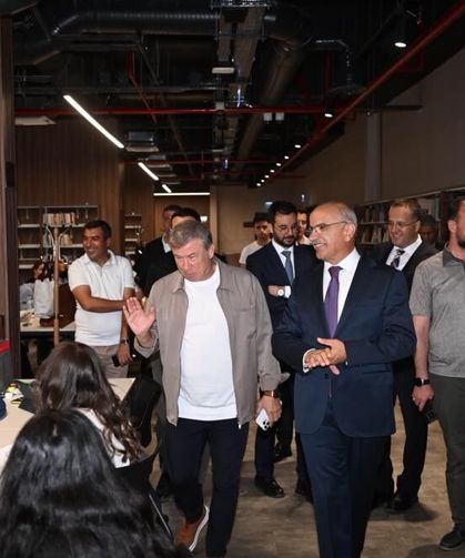 Spor dünyasının ünlü isimlerinden Başkan Er’e övgü