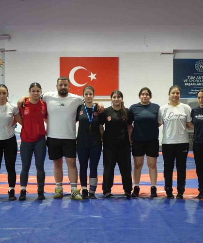 Babası “Erkek Sporu” Dedi, O Balkan Şampiyonu Oldu!