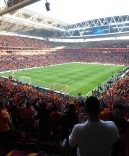 Galatasaray, Fenerbahçe’yi 2-1 mağlup etti