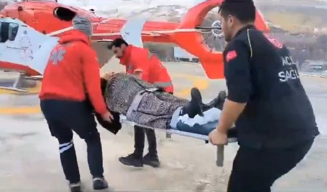 Hamile kadın helikopter ambulansla Van’a sevk edildi