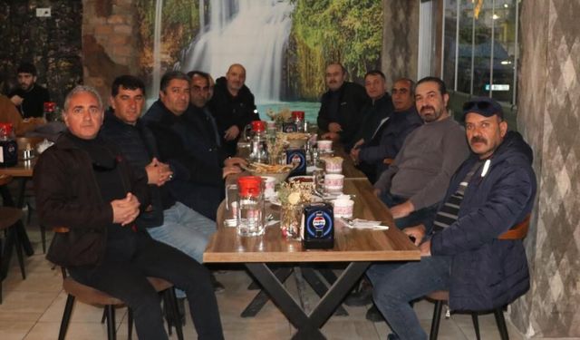 Gevaş Lisesinin mezunları iftarda buluştu