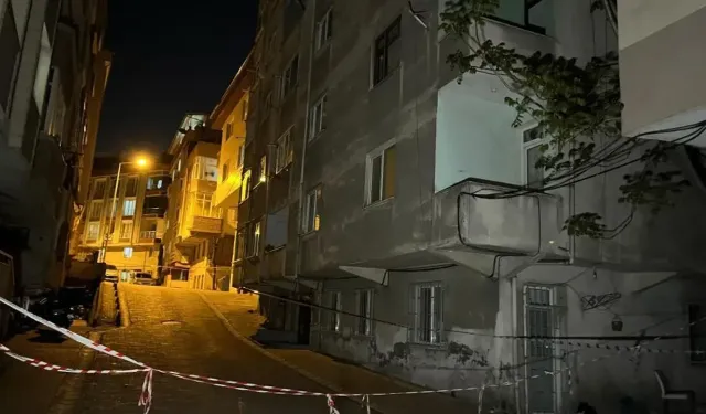 6.2 büyüklüğündeki deprem sonrası "riskli" olduğu değerlendirilen bina tahliye edildi