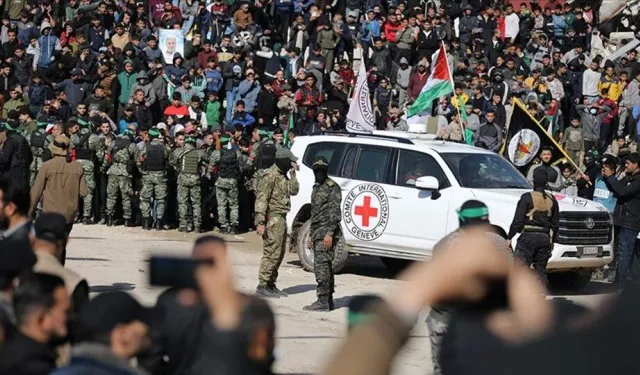 Hamas: İsrail Gazze’den çekilirse rehineleri tek seferde teslim ederiz