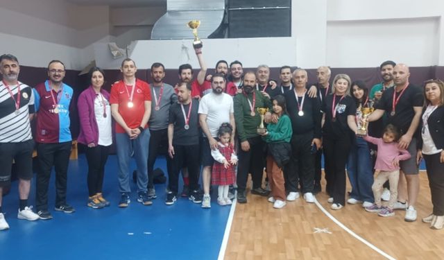 Gazeteciler arası voleybol turnuvası sona erdi