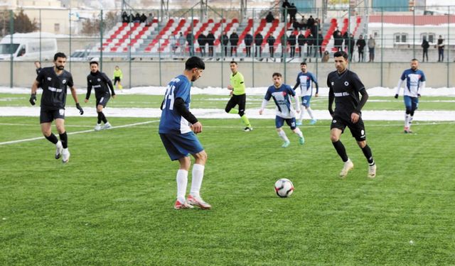 Van Amatörde kıyasıya mücadele sürüyor