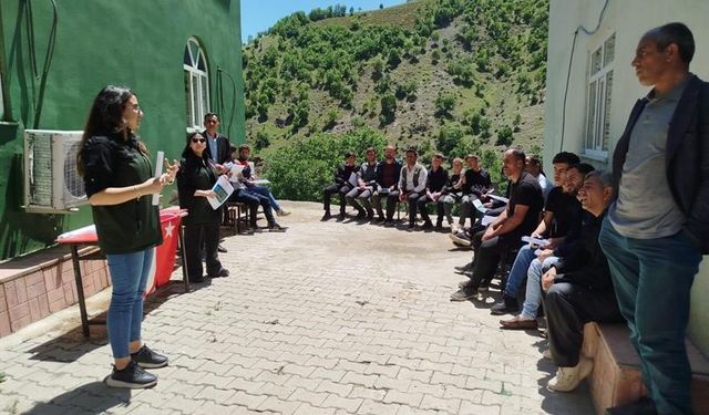 Besiciler şap hastalığı konusunda bilgilendiriliyor