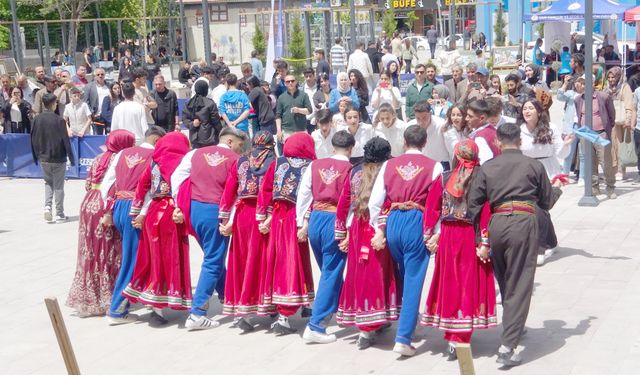 Van'da "Gençlik Spor Festivalleri" başladı