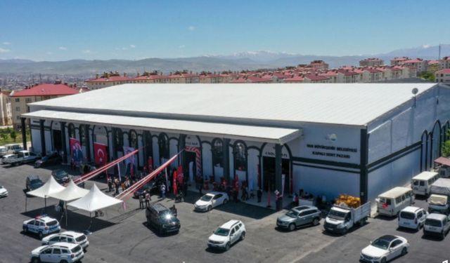 Kalecik'teki semt pazarı hizmete açıldı