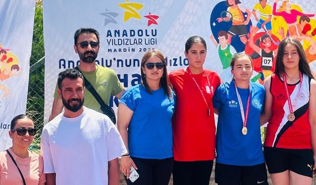 Hakkarili Genç Sporculardan Mardin'de Büyük Başarı
