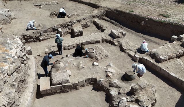 Van Ekibinden Ahlat’ta Arkeolojik Kazı: Çok Katmanlı Tarih Ortaya Çıktı