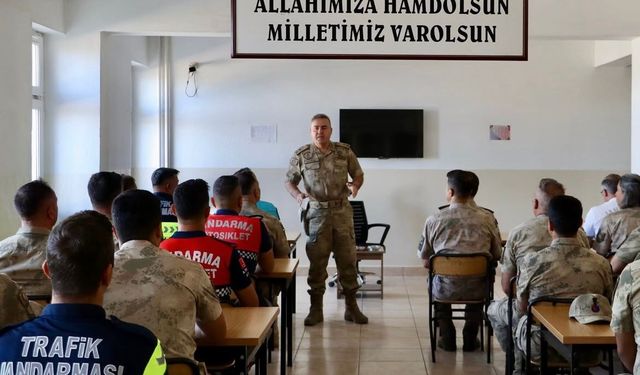 Tuğgeneral Avkıran'dan Edremit İlçe Jandarma Komutanlığı'na ziyaret