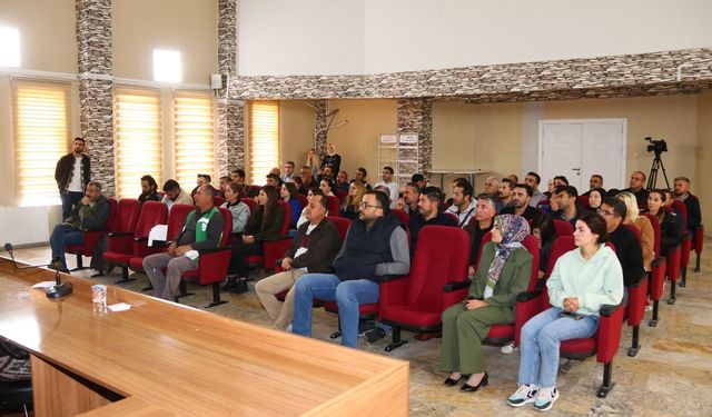 Edremit'te Bağımlılıkla Mücadele semineri verildi
