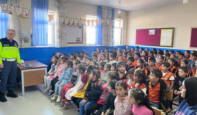 Muradiye’de Öğrencilere Trafik Bilinci Eğitimi Verildi