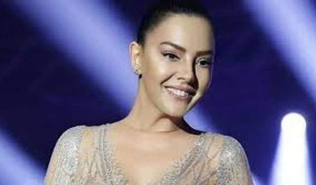 Ebru Gündeş’in Sahne Öncesi O Anları Sosyal Medyayı Salladı!