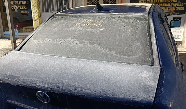 Kars’ta Hava Buz Kesti: Araç Camları Dondu