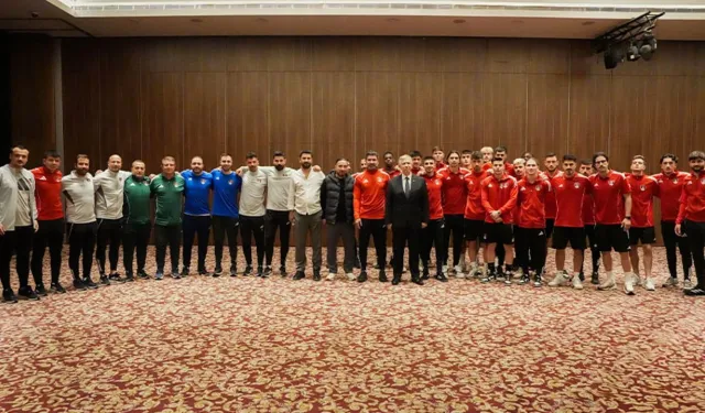 Mansur Yavaş, Vanspor’u Ziyaret Etti!