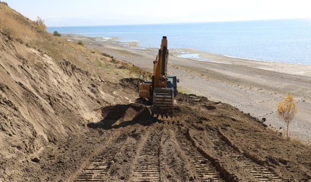 Van'da Sahil Yolları Yeniliyor; Çitören’de Yol Çalışmaları Devam Ediyor