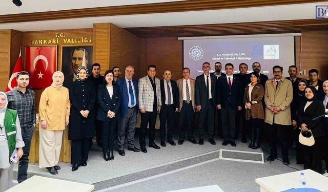 Hakkari’de “Yeni Nesil İletişim” Paneli: Dijital ve Geleneksel İletişim Birlikte Ele Alındı