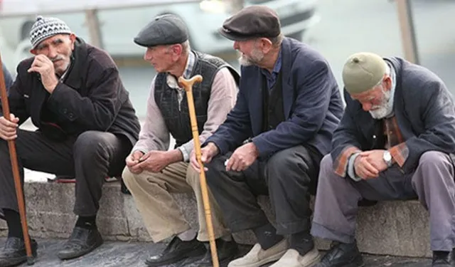 Emekliye Yeni Zam Yolda! En Düşük Aylık Belli Oldu!